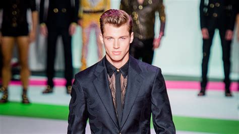 Versace Spring 2014 Menswear 